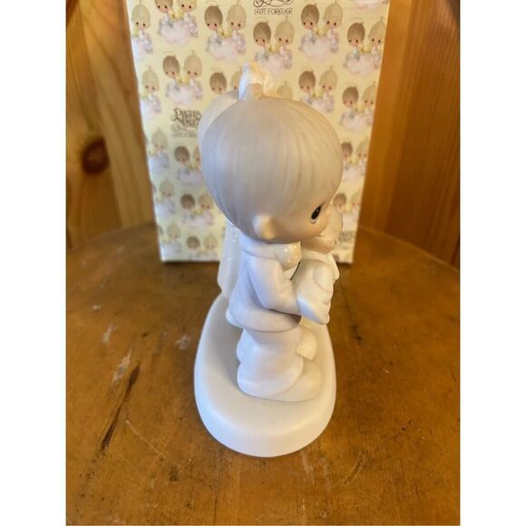 Precious Moments Figurine Rejoicing With You (8420) - Picture 4 of 7